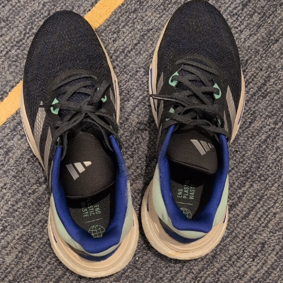 Adidas Men's Navy and Cream Athletic Shoes